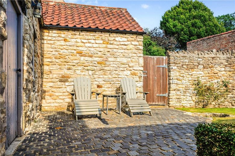 3 bedroom house, Main Street, Westow YO60 - Available