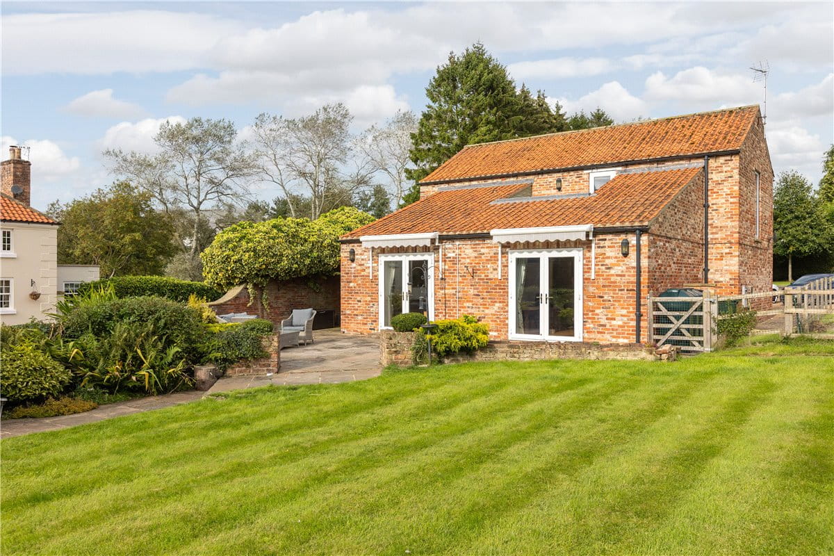 7 bedroom house, Welham, Malton YO17 - Available