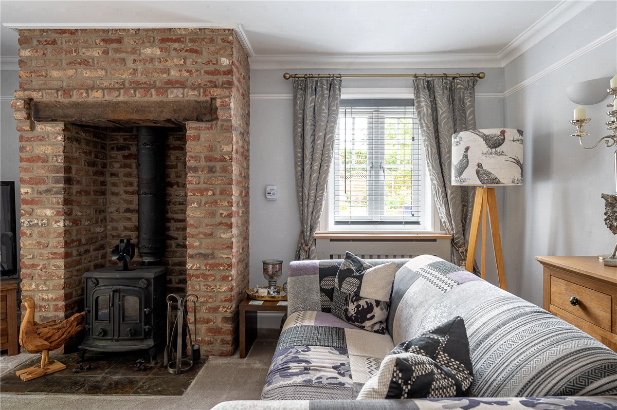 6 bedroom house, Selby Road, Riccall YO19 - Available