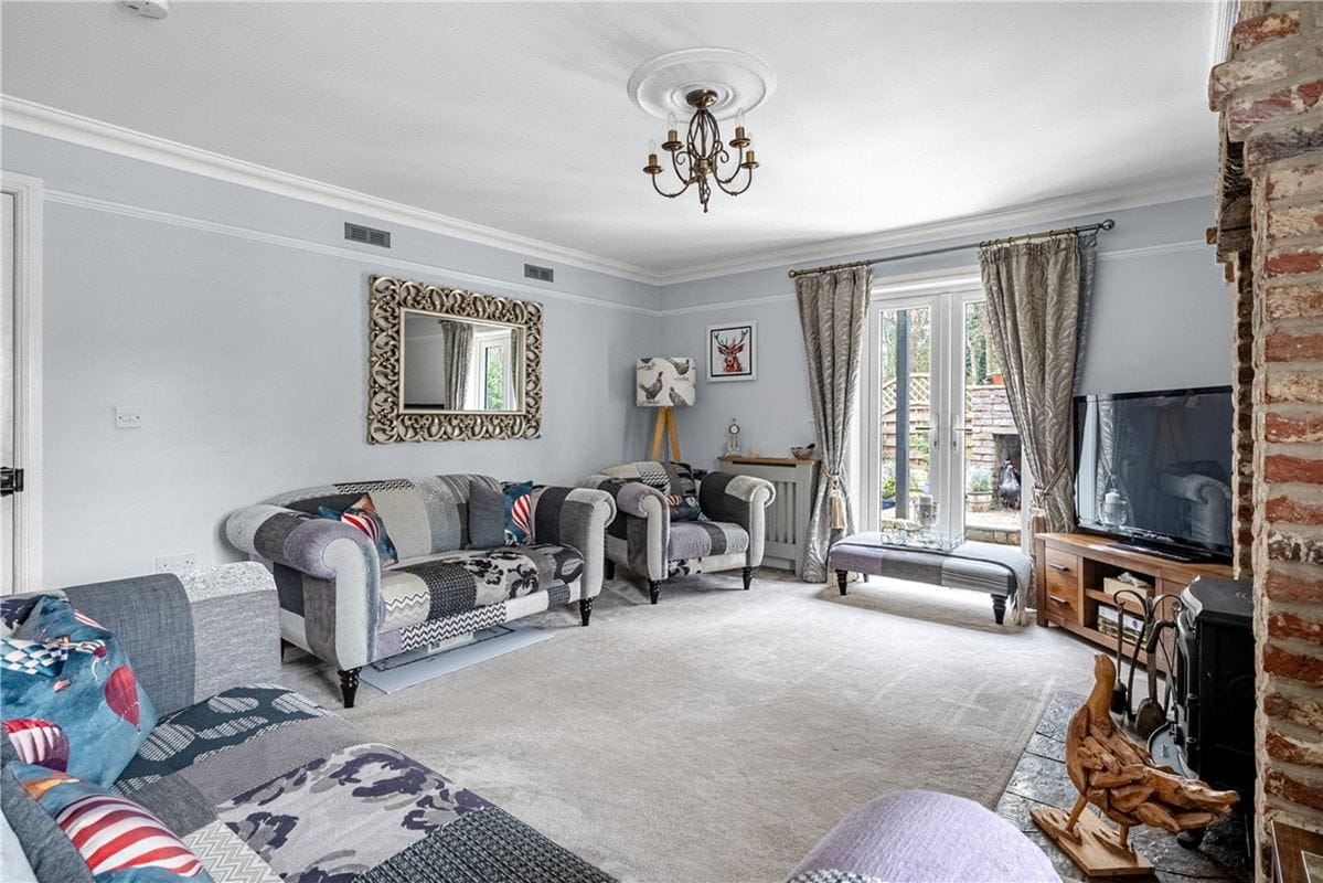 6 bedroom house, Selby Road, Riccall YO19 - Available