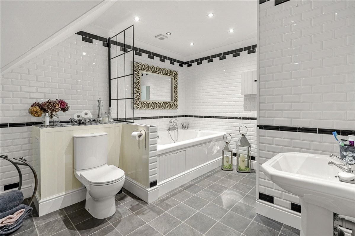 6 bedroom house, Selby Road, Riccall YO19 - Available