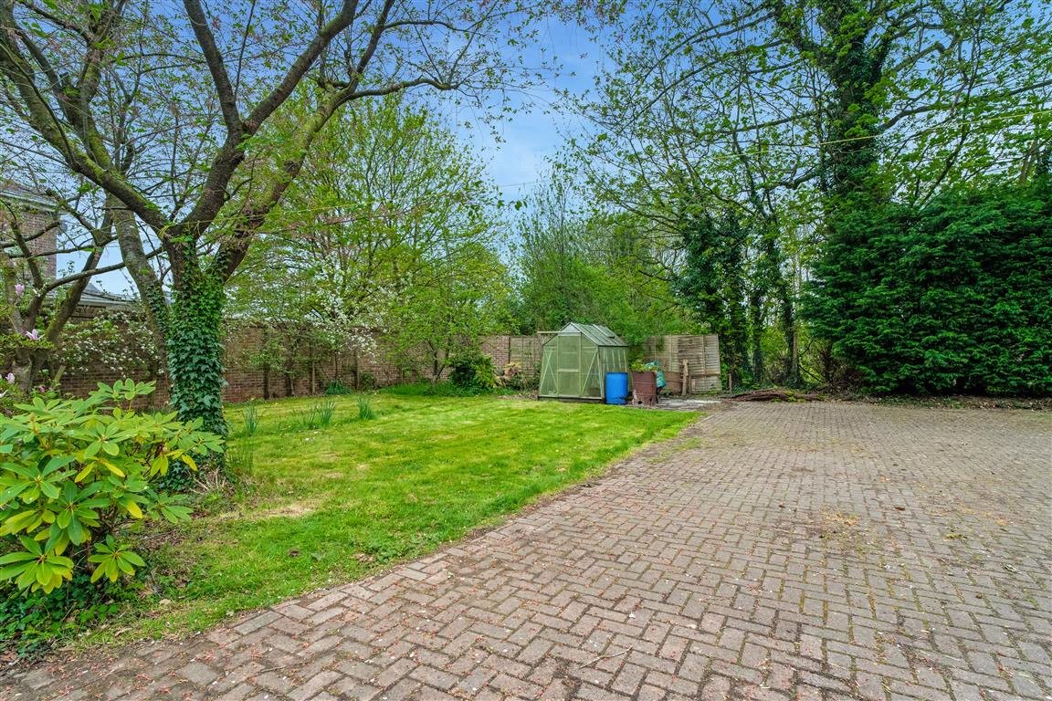 5 bedroom house, School Road, Hemingbrough YO8 - Available