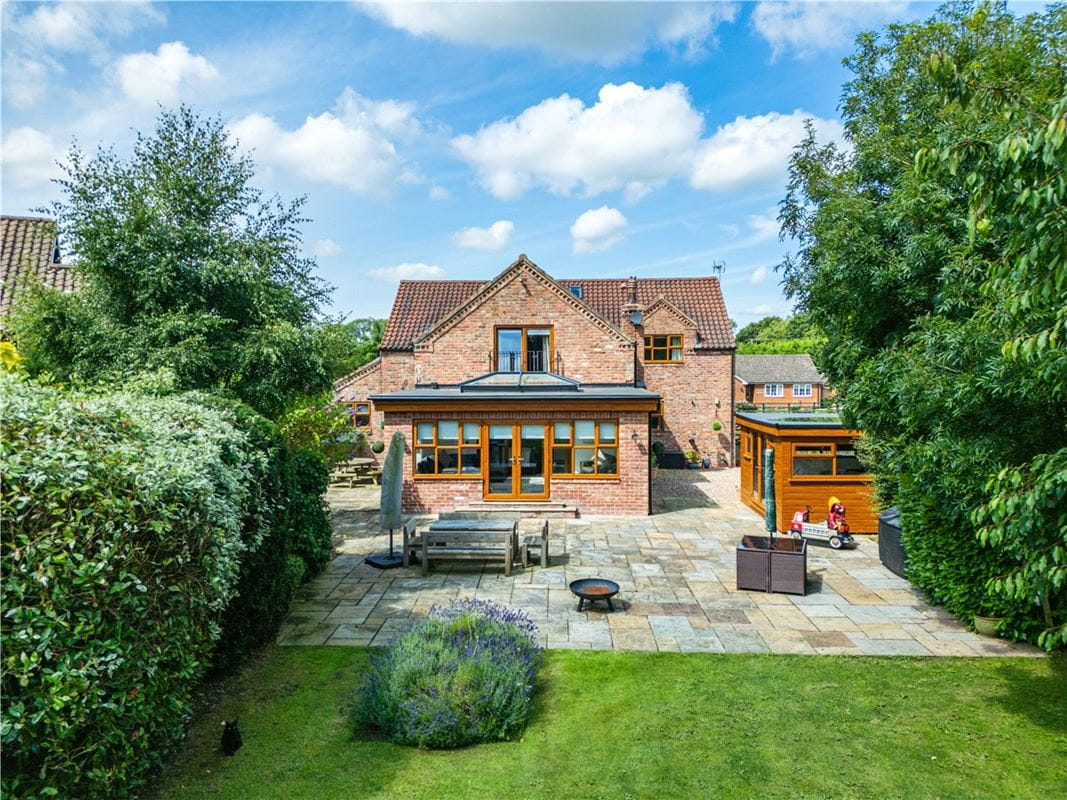 4 bedroom house, Breighton, Selby YO8 - Sold