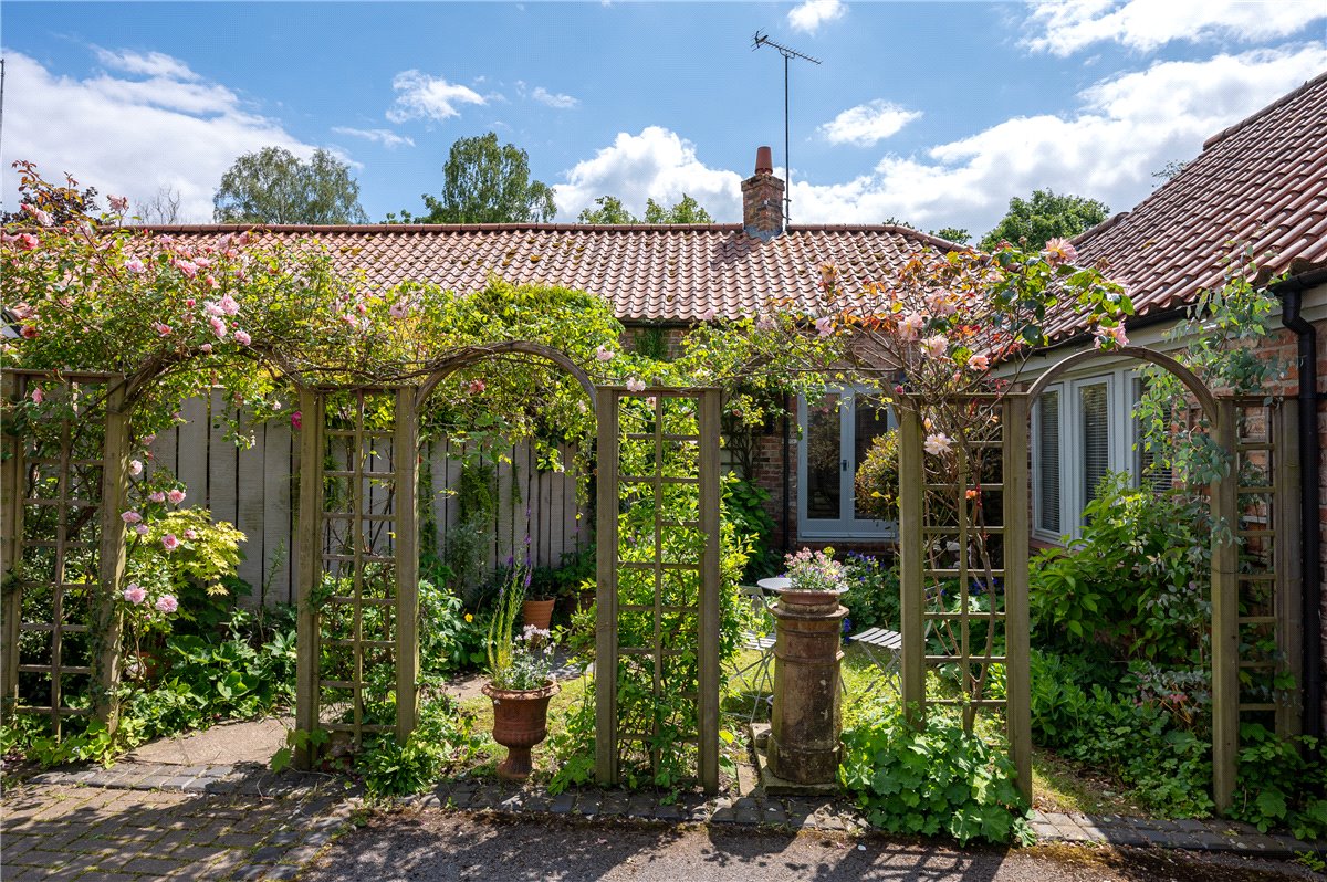 2 bedroom house, Sand Hutton Court, Sand Hutton YO41 - Sold STC