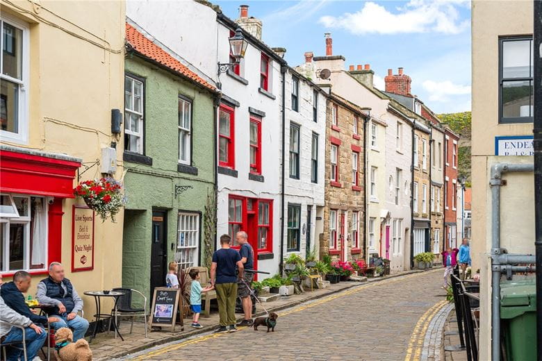 3 bedroom cottage, Boathouse Yard, Staithes TS13 - Available