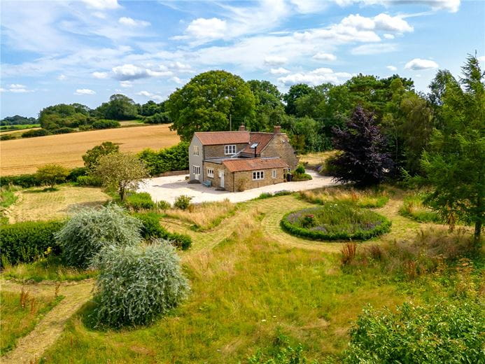 4 bedroom cottage, Terrington, York YO60 - Available