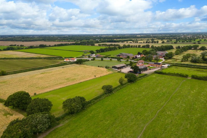 4 bedroom house, Main Road, Harlthorpe YO8 - Available