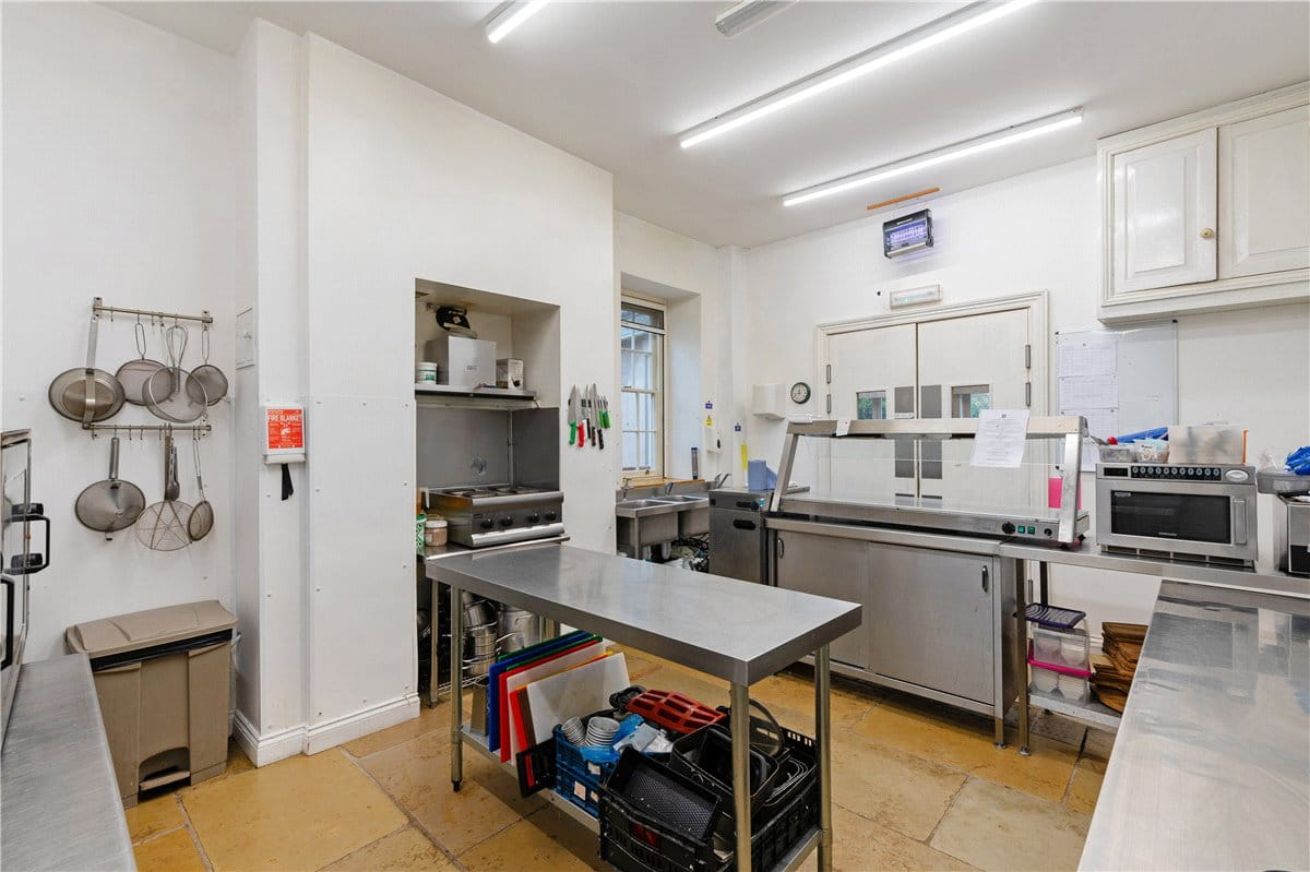 9 bedroom house, Cleatham, Gainsborough DN21 - Available