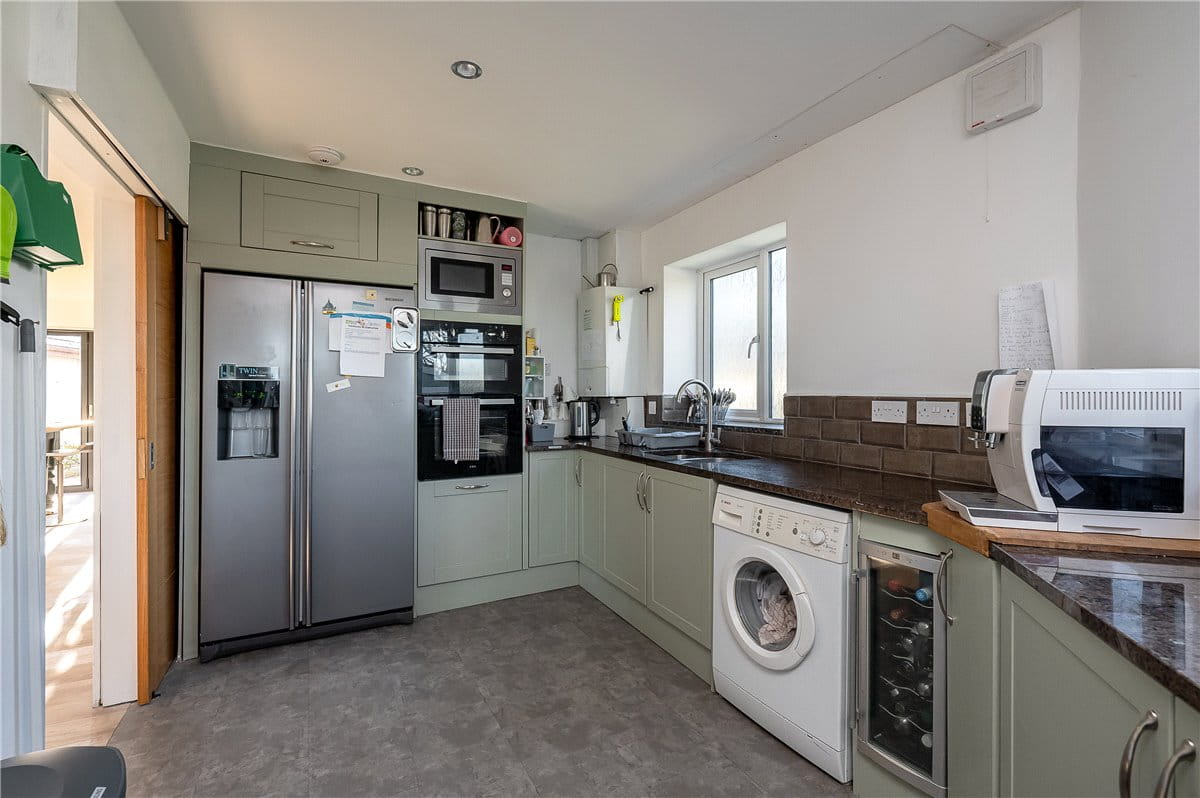 5 bedroom house, East Lea View, Cayton YO11 - Available