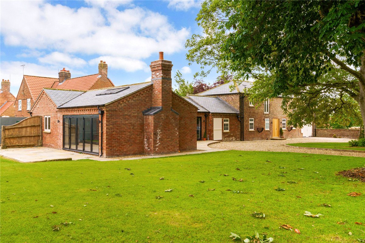 4 bedroom , The Stables, North Dalton YO25 - Available