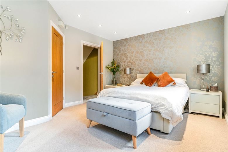 4 bedroom house, Orchard Court, York YO31 - Sold