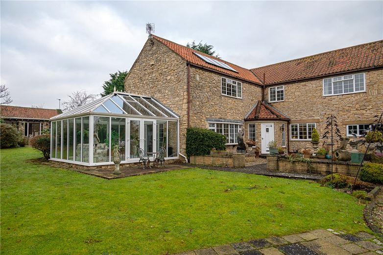 9 bedroom house, Tadcaster Road, Sherburn in Elmet LS25 - Available