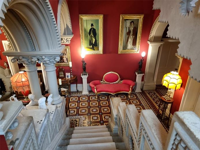 8 bedroom house, Northorpe Hall, Northorpe DN21 - Available