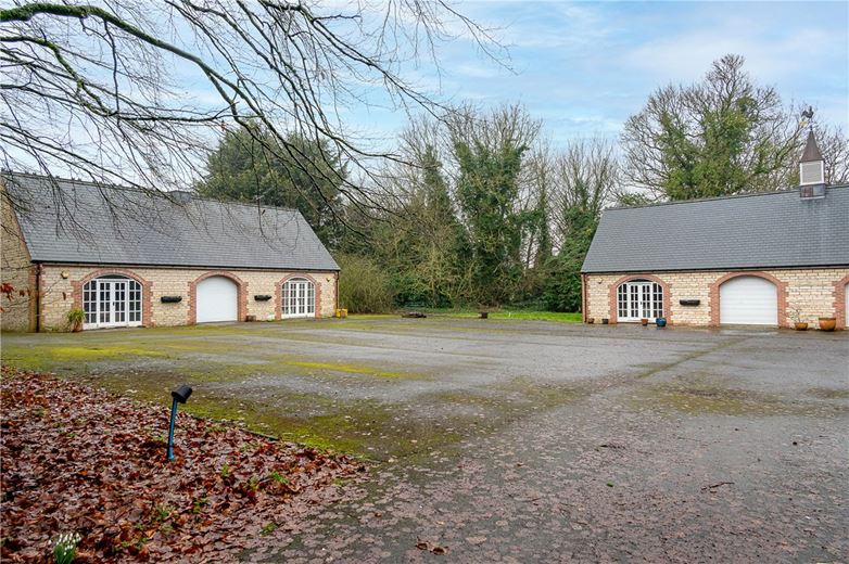 8 bedroom house, Northorpe Hall, Northorpe DN21 - Available