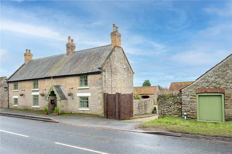 3 bedroom house, High Street, Snainton YO13 - Available