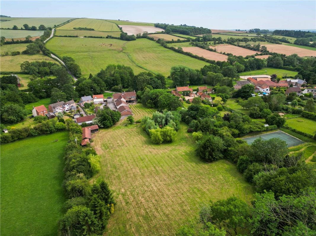 5 bedroom house, Nunburnholme, York YO42 - Sold STC