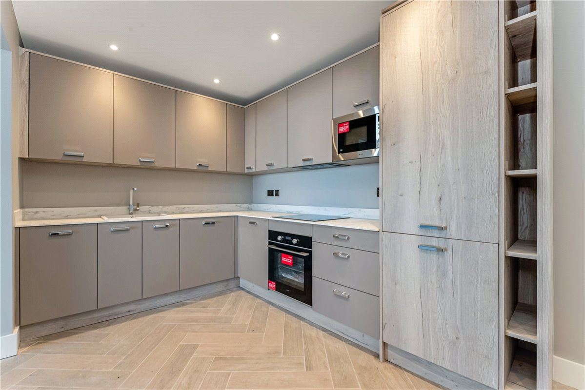 2 bedroom flat, Farne House, 12 Crewe Street NE68 - Available