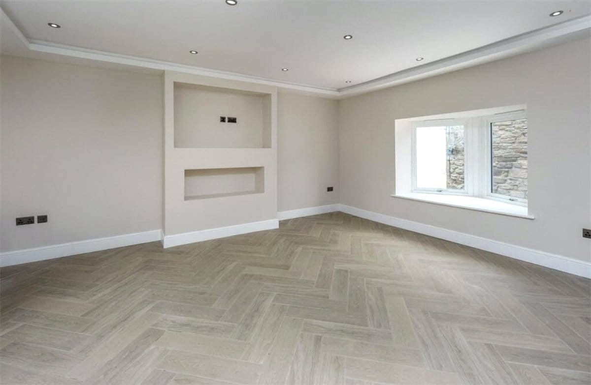 2 bedroom flat, Cragg End, 12 Crewe Street NE68 - Available