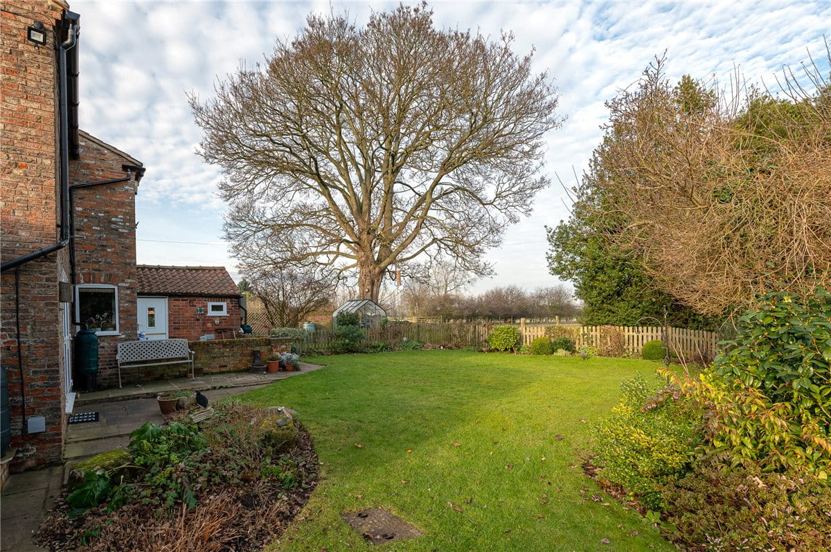 4 bedroom house, Angram, York YO23 - Available