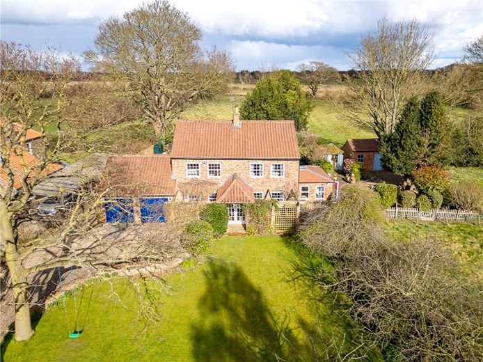 4 bedroom house, Angram, York YO23 - Available