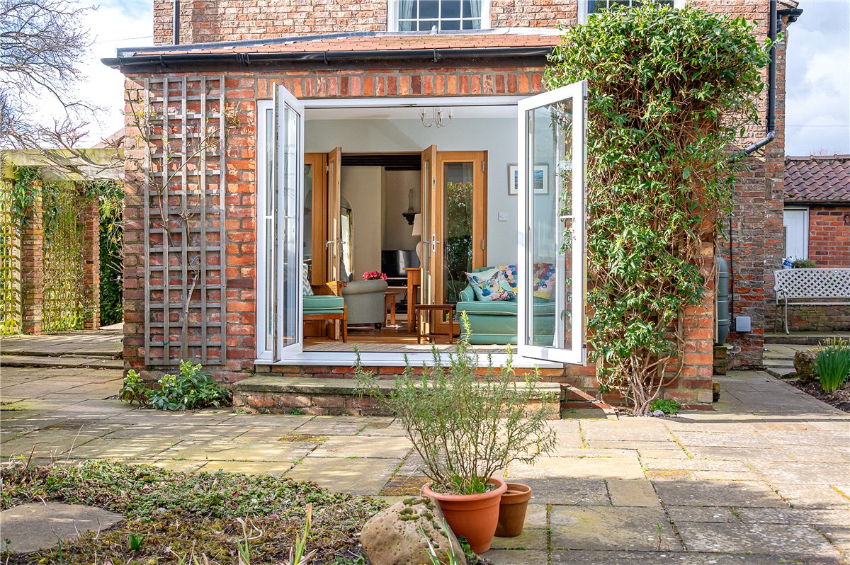 4 bedroom house, Angram, York YO23 - Available