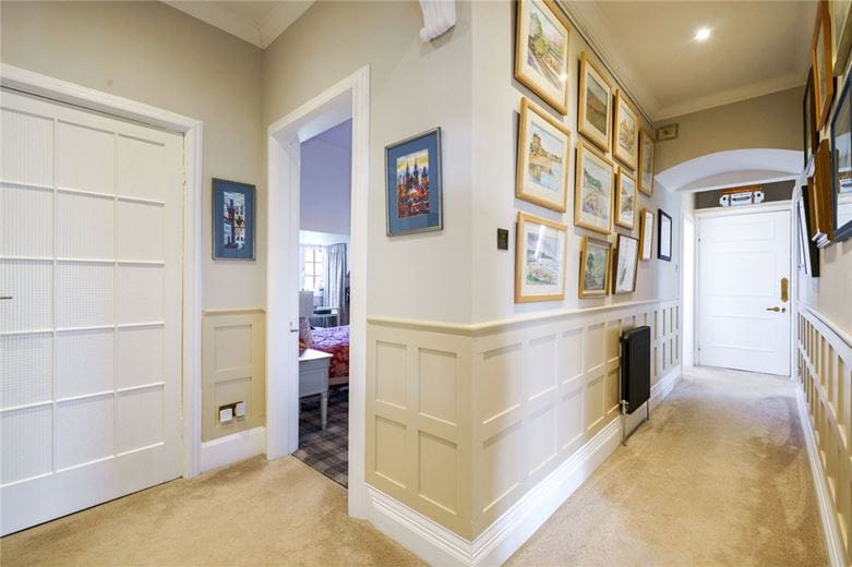 2 bedroom flat, Holbeck Hill, Scarborough YO11 - Available