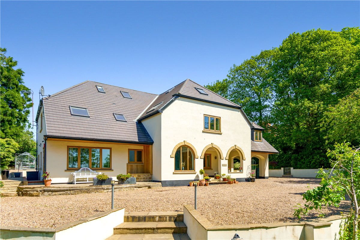 6 bedroom house, York House, Carleton Road WF8 - Available