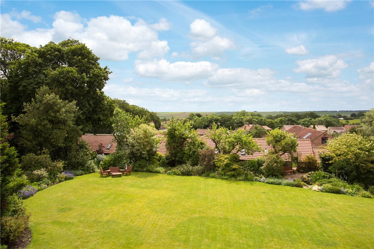 5 bedroom house, Front Street, Wold Newton YO25 - Sold STC