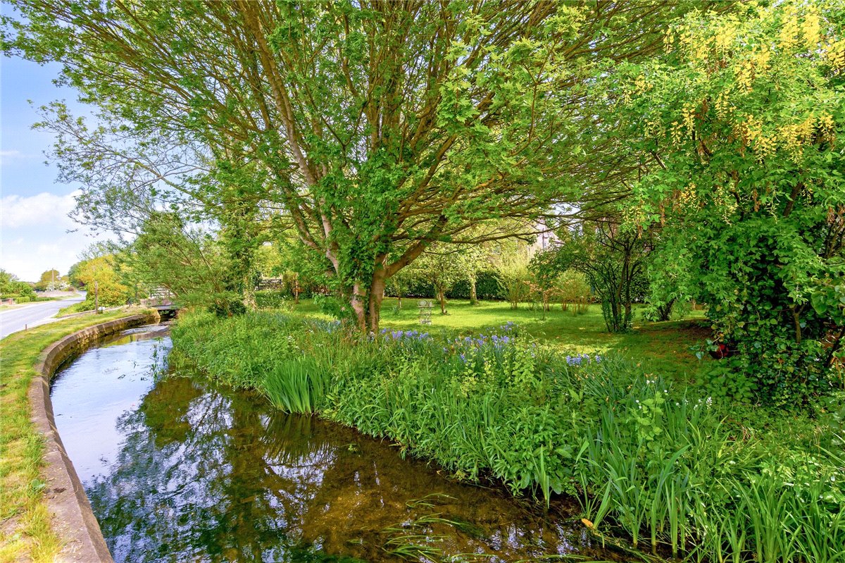 6 bedroom house, Beckside Close, North Cave HU15 - Sold