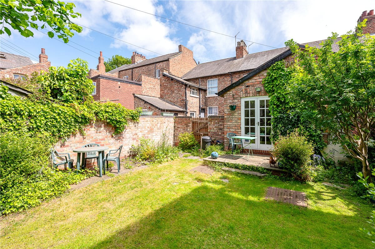 10 bedroom house, Fulford Road, York YO10 - Available