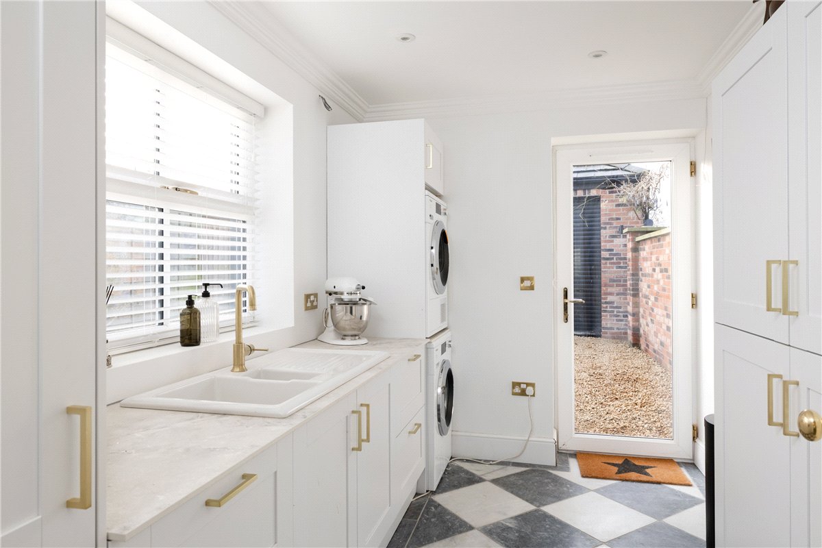 5 bedroom house, Alne Road, Tollerton YO61 - Available