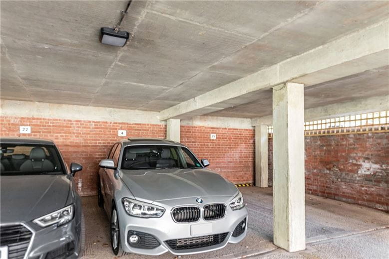 1 bedroom flat, Lady Anne Court, Skeldergate YO1 - Available