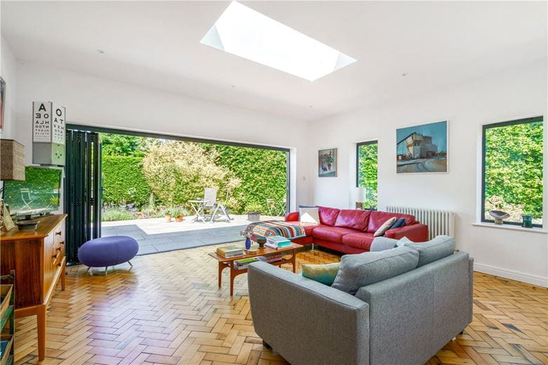 5 bedroom house, Main Street, Wilberfoss YO41 - Available