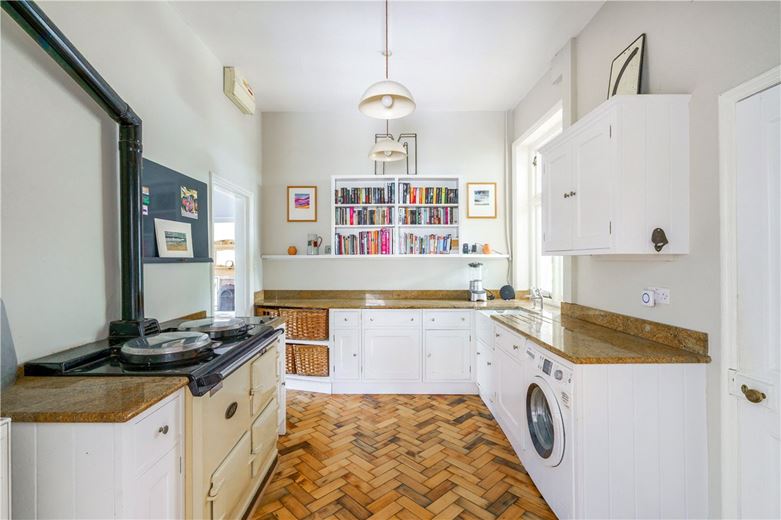 5 bedroom house, Main Street, Wilberfoss YO41 - Available