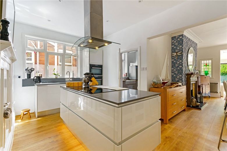 5 bedroom house, Chestnut Avenue, York YO31 - Available