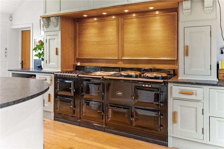 6 bedroom house, Newmill Farm, Mill Lane YO42 - Available