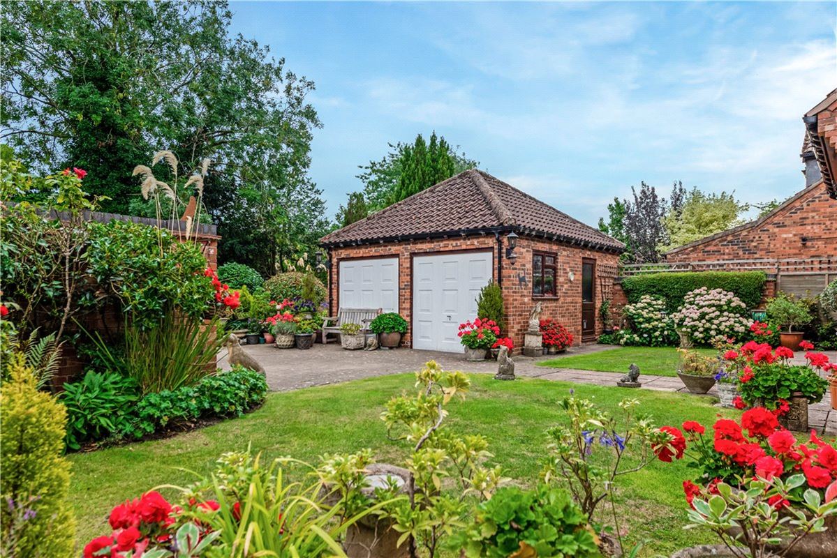 4 bedroom house, Yew Tree Close, Acaster Malbis YO23 - Available