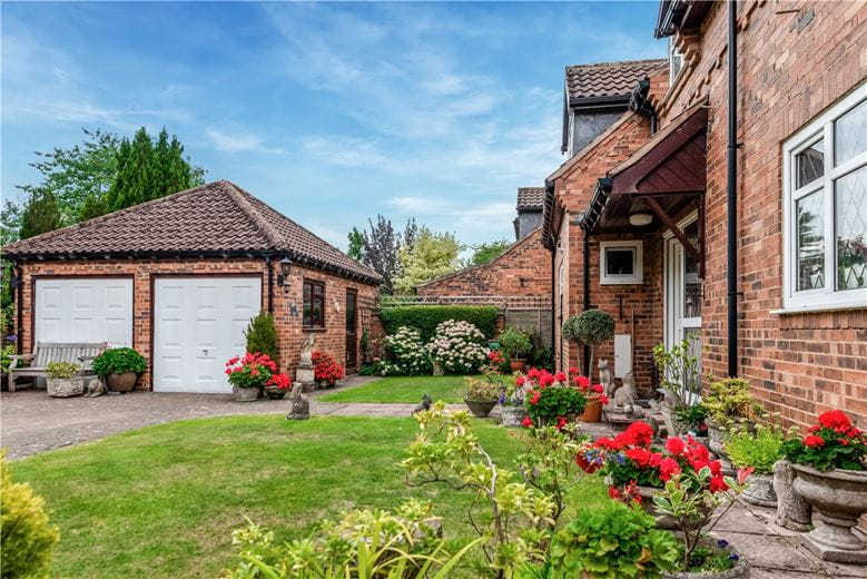 4 bedroom house, Yew Tree Close, Acaster Malbis YO23 - Available