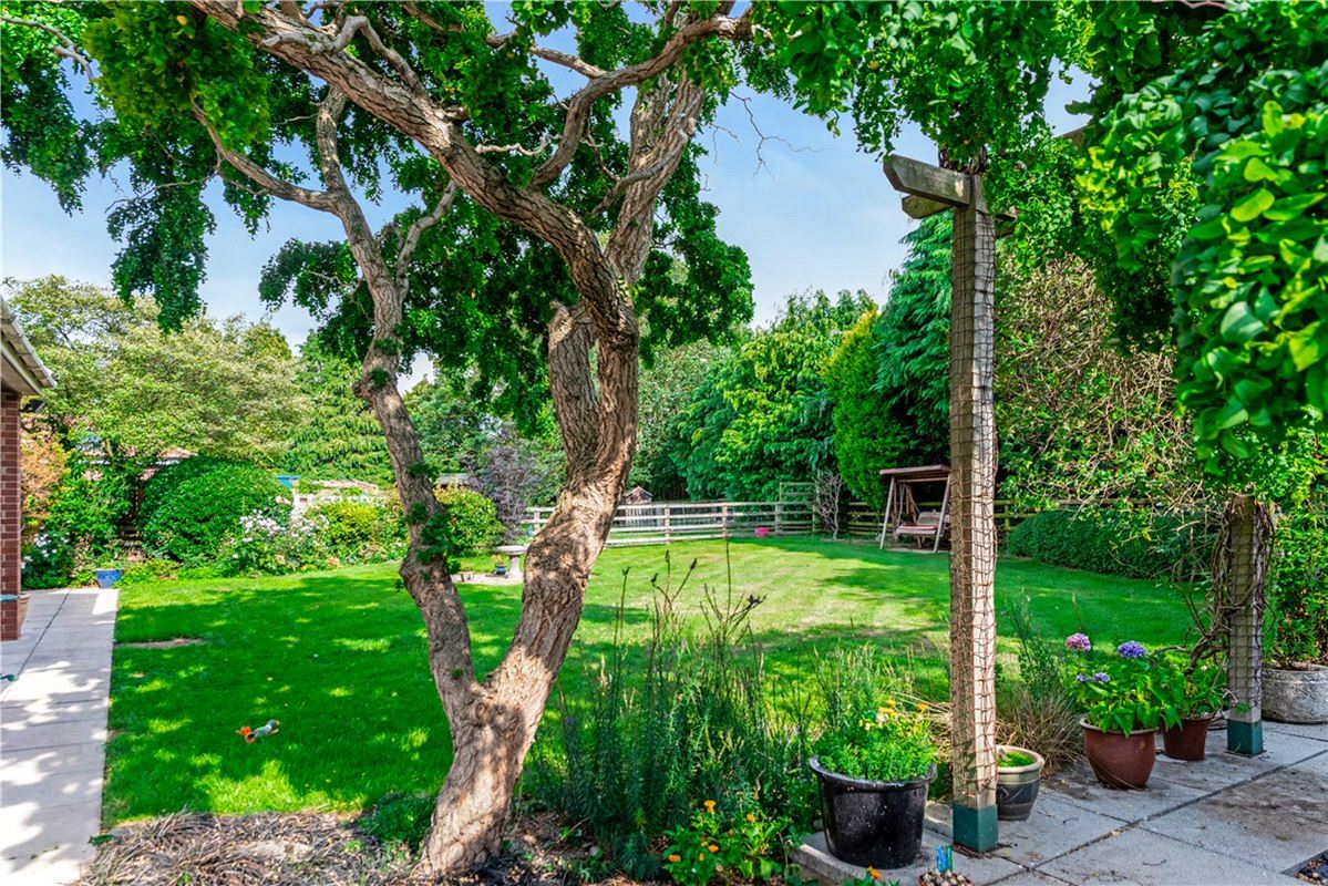 3 bedroom house, The Green, Raskelf YO61 - Available