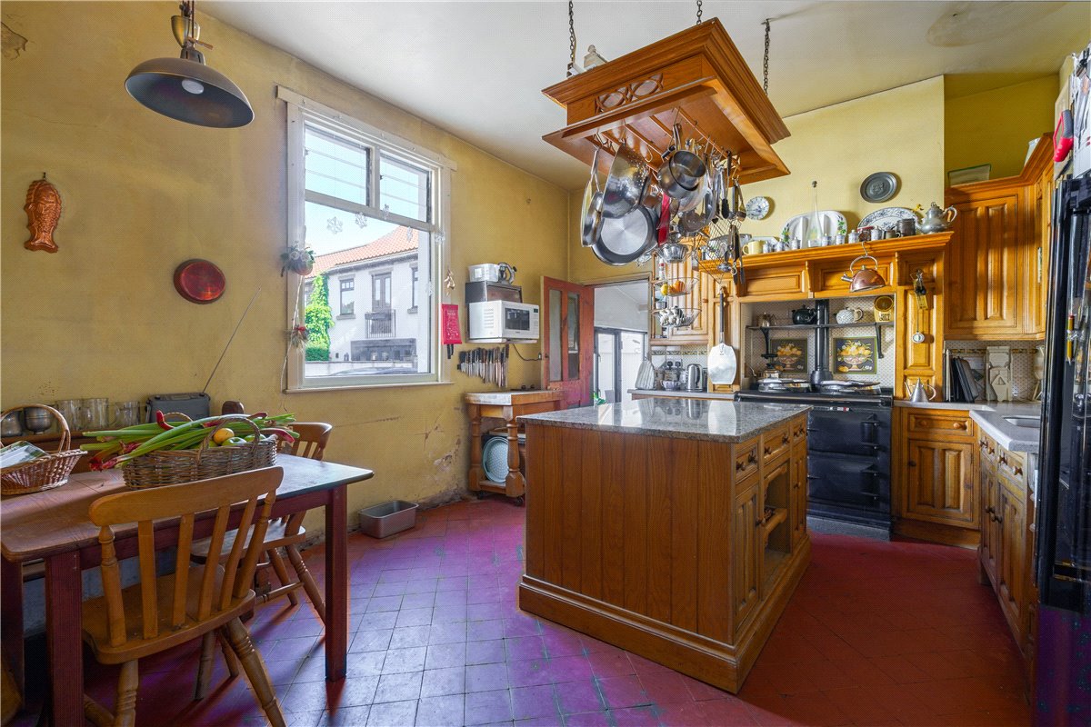 6 bedroom house, Doncaster Road, Selby YO8 - Available