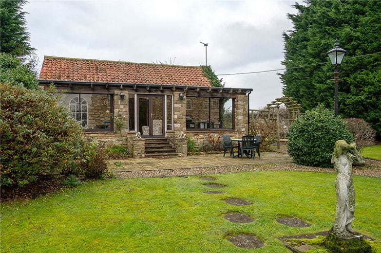 5 bedroom house, Tadcaster Road, Sherburn in Elmet LS25 - Available