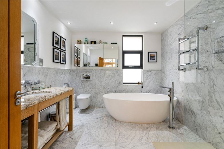 5 bedroom house, Main Street, Upper Poppleton YO26 - Available