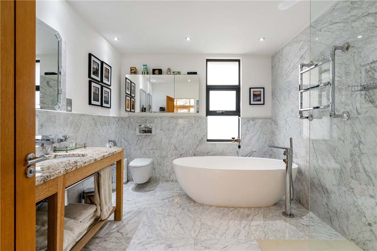 5 bedroom house, Main Street, Upper Poppleton YO26 - Available