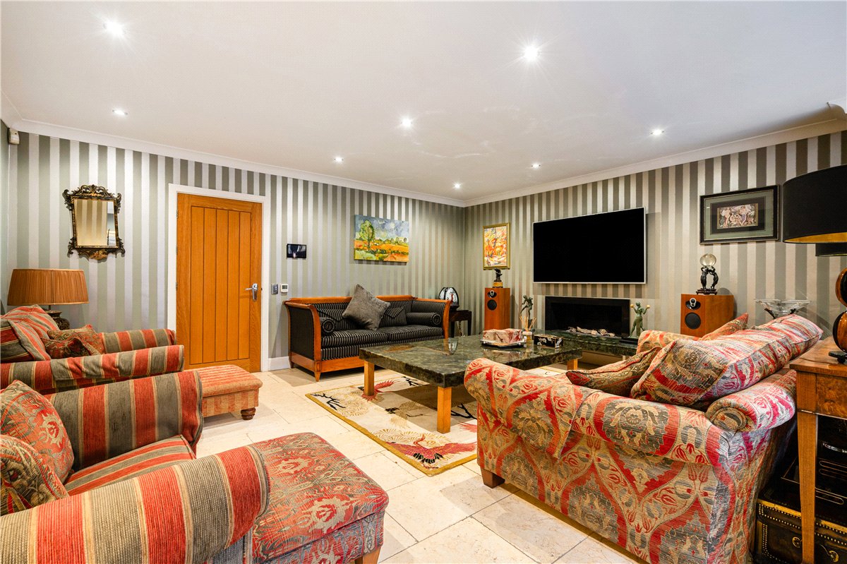 5 bedroom house, Main Street, Upper Poppleton YO26 - Available