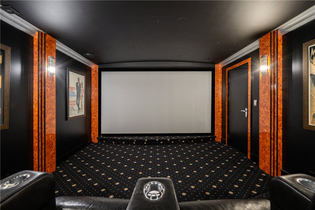 5 bedroom house, Main Street, Upper Poppleton YO26 - Available