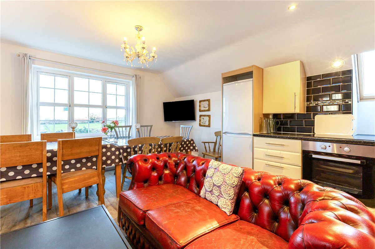 7 bedroom house, Manby Road, Stewton LN11 - Available