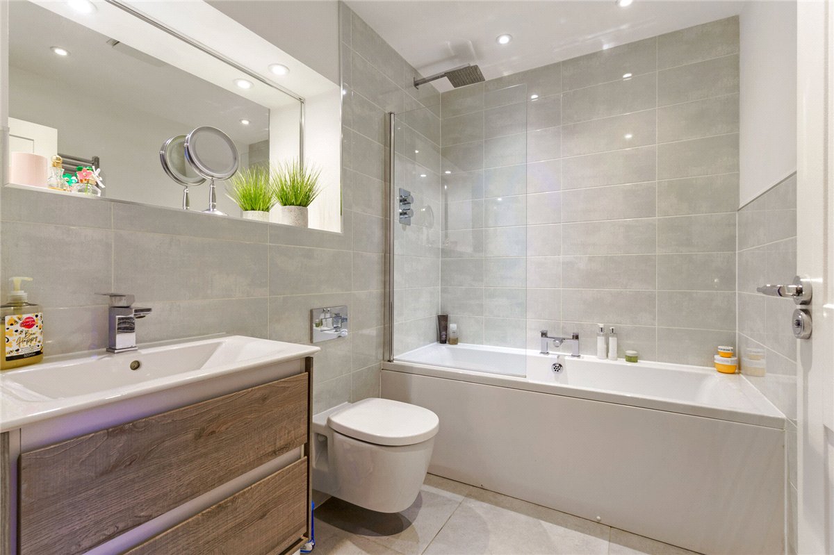 3 bedroom house, Robert Street, York YO23 - Available