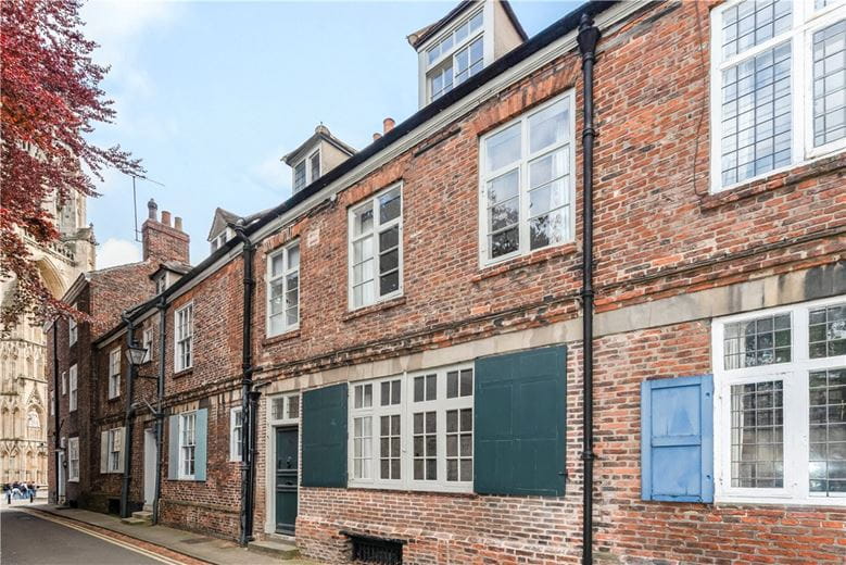 4 bedroom house, Precentors Court, York YO1 - Available