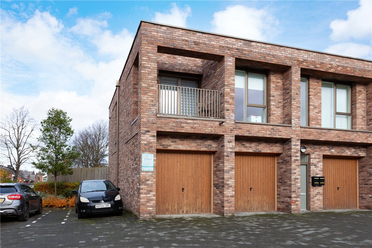 2 bedroom flat, Joseph Terry Grove, York YO23 - Available