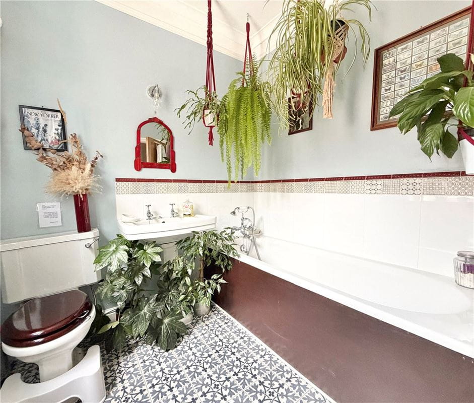 2 bedroom house, Neville Terrace, York YO31 - Available